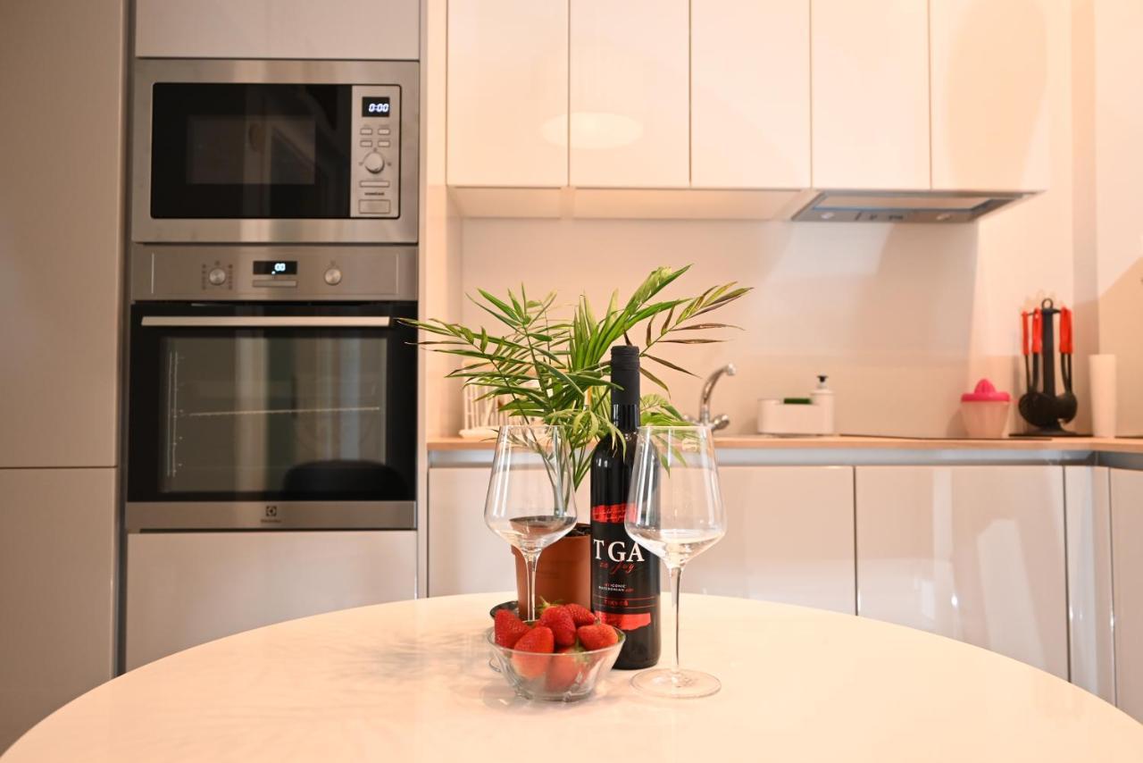Old Town Apartment Омиш Экстерьер фото