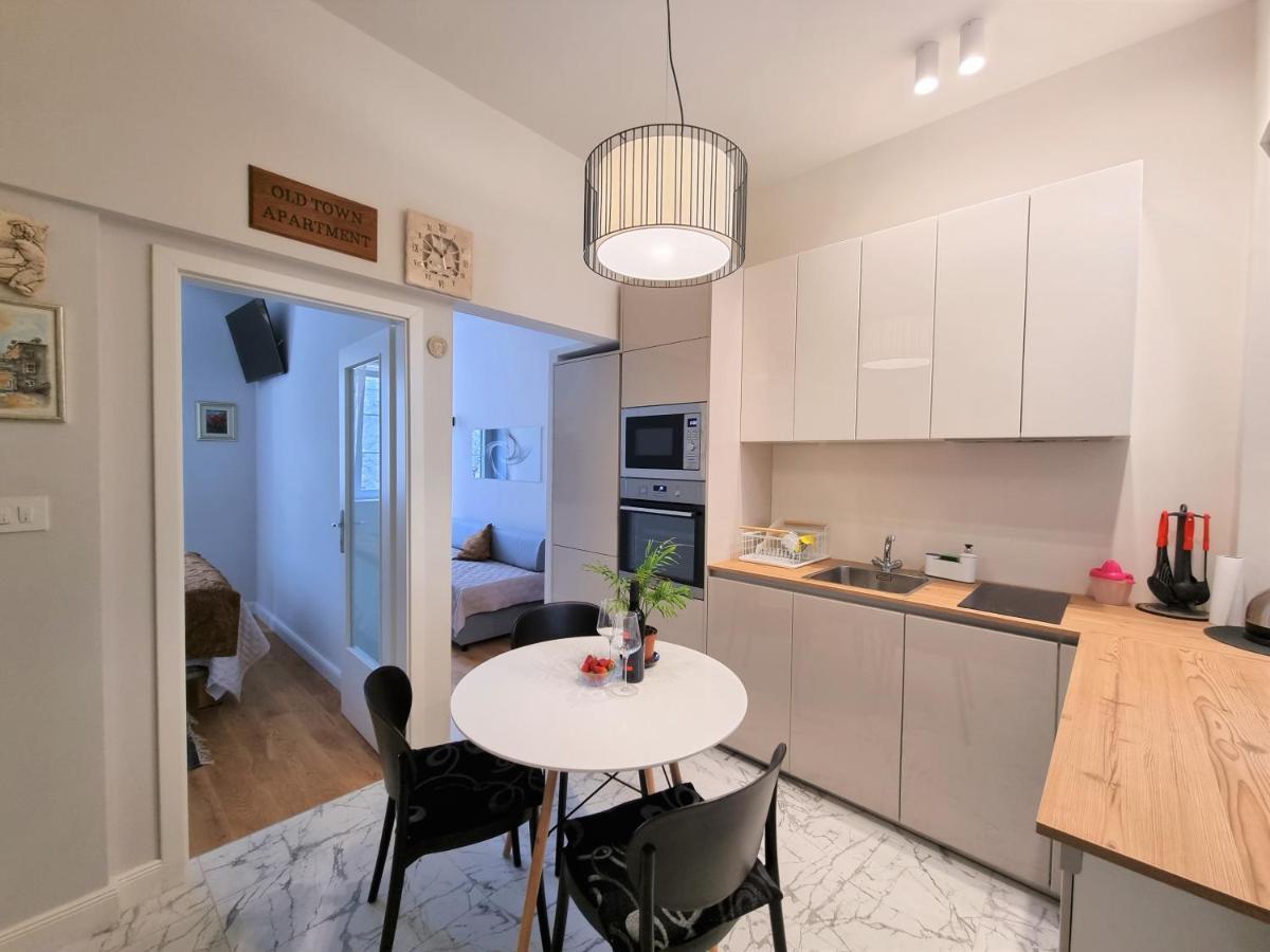 Old Town Apartment Омиш Экстерьер фото