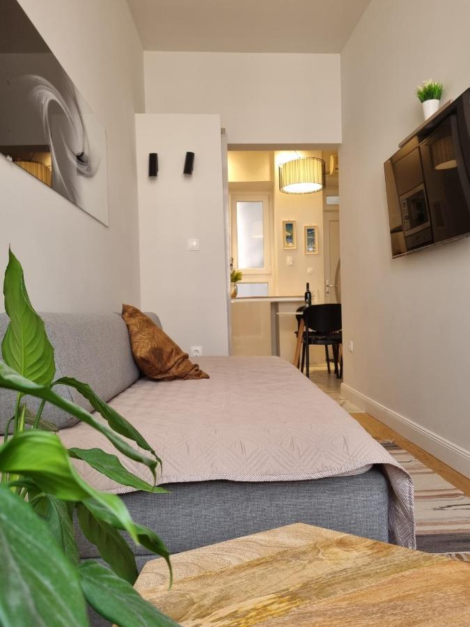Old Town Apartment Омиш Экстерьер фото