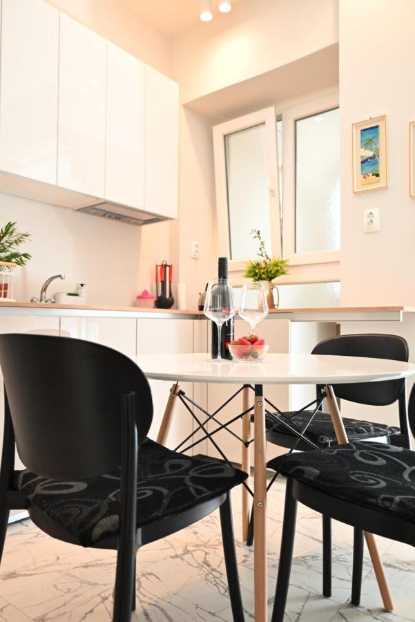 Old Town Apartment Омиш Экстерьер фото