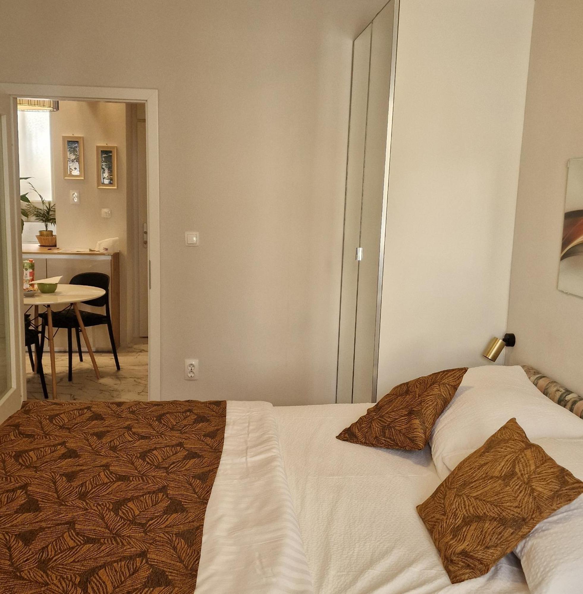 Old Town Apartment Омиш Экстерьер фото